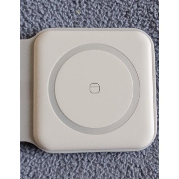 3-in-1 Universal Charging Station Portable/Travel Foldable Magnetic--NEW in box! - Picture 6 of 11